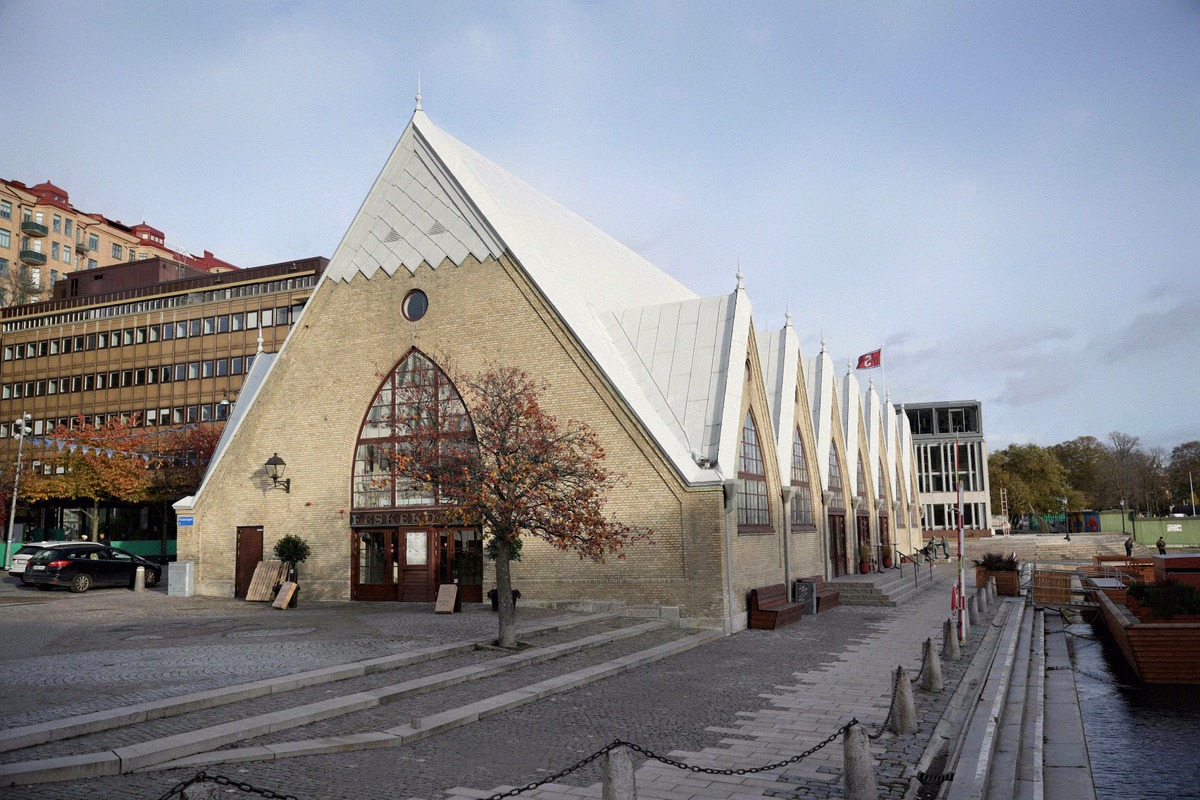 Die Feskekôrka, Göteborgs Fischhalle mit dem markanten Zackendach