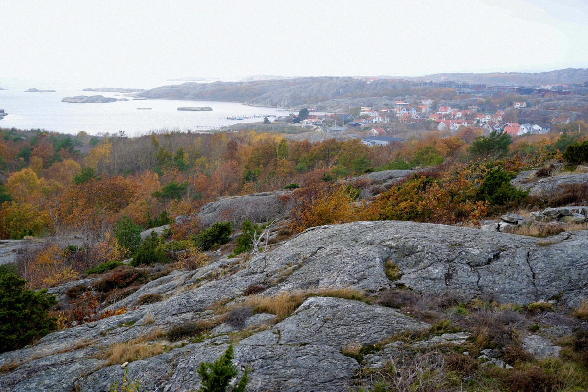 Blick von den Granitfelsen über den Schärengarten vor Göteborg